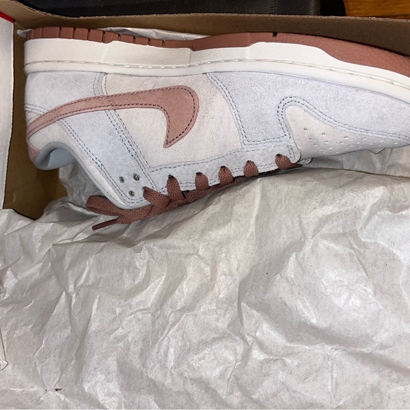 Nike Fossil rose dunks size 9 - Picture 3 of 3